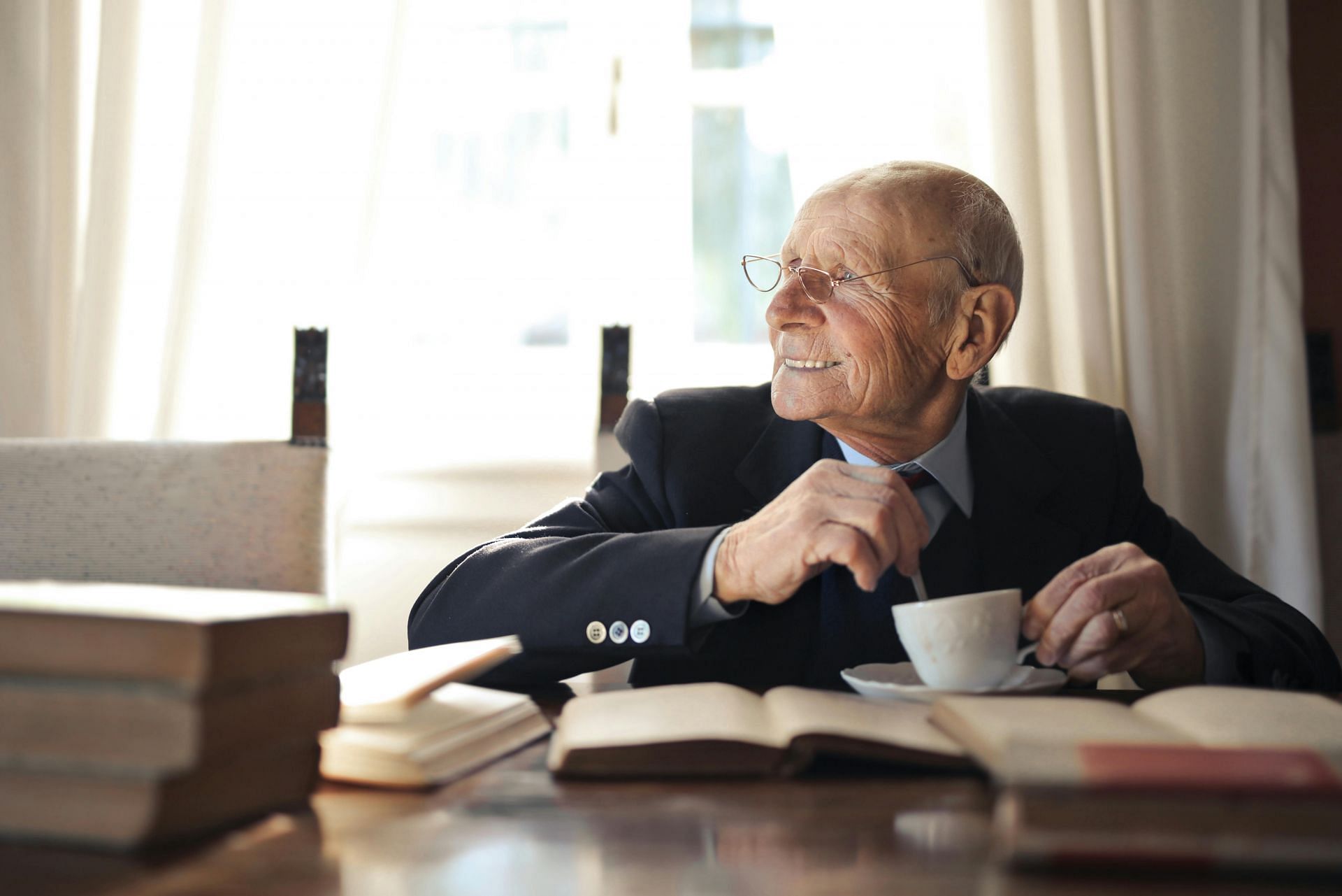 knee arthritis treatment without surgery (image sourced via Pexels / Photo by andrea)